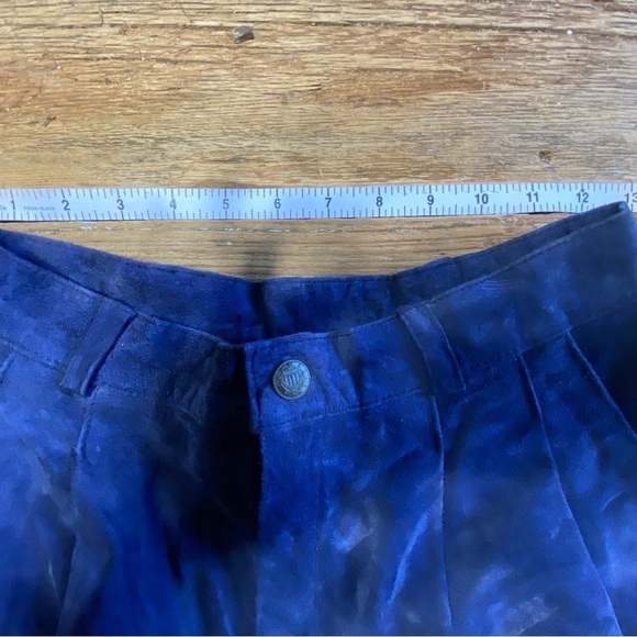 VTG 100% Leather(Suede) Navy Winter Shorts, size 4 - Picture 6 of 7